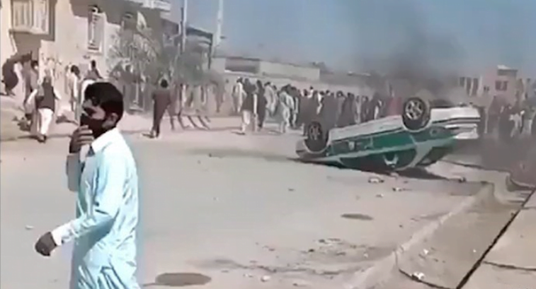 Iran Protests continue in Sistan and Baluchestan over killing of fuel porters by IRGC forces
