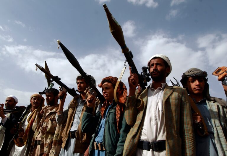 Iran missiles must stop for Yemen war to end, say Saudi Arabia and Oman