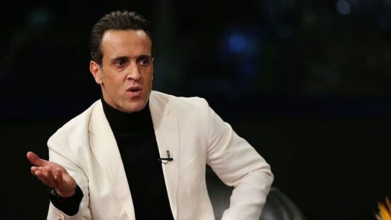 Iranian IRGC targets footballer Ali Karimi for supporting protests