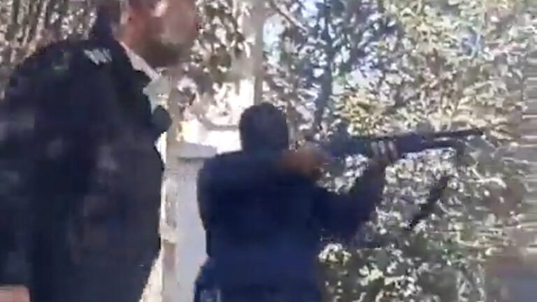 Video shows Iranian government forces shooting civilians